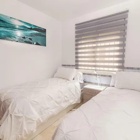 N&a Pueblo 2br Apt Stunning Views Apartment